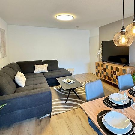 3 Zimmer Apartment, 90 Qm, Ruhig Und Zentrumsnah, Max 6 Pers, 15 Qm Balkon , Private Garage, Internet 1000 Mbit Sindelfingen Exterior photo