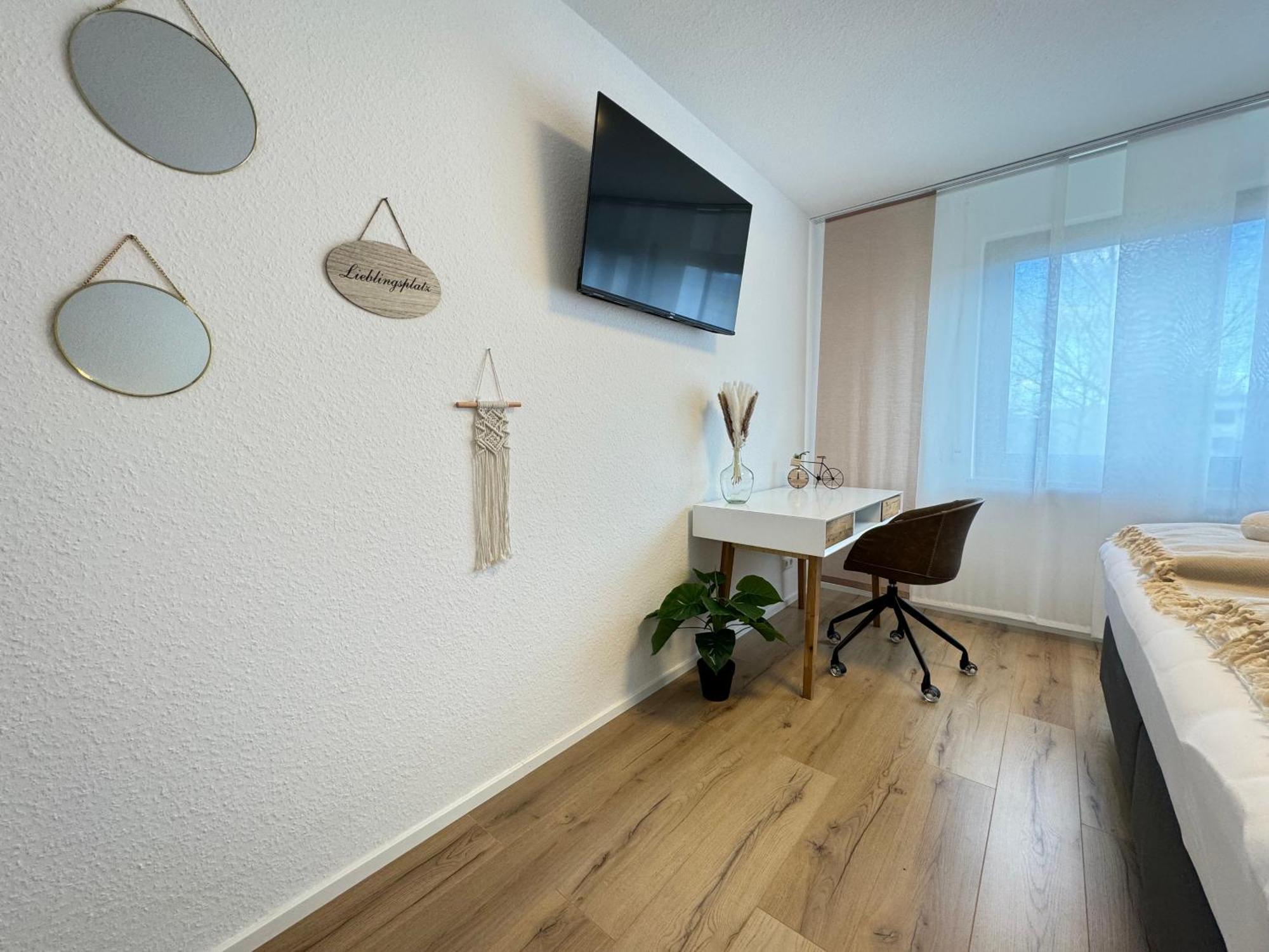 3 Zimmer Apartment, 90 Qm, Ruhig Und Zentrumsnah, Max 6 Pers, 15 Qm Balkon , Private Garage, Internet 1000 Mbit Sindelfingen Exterior photo