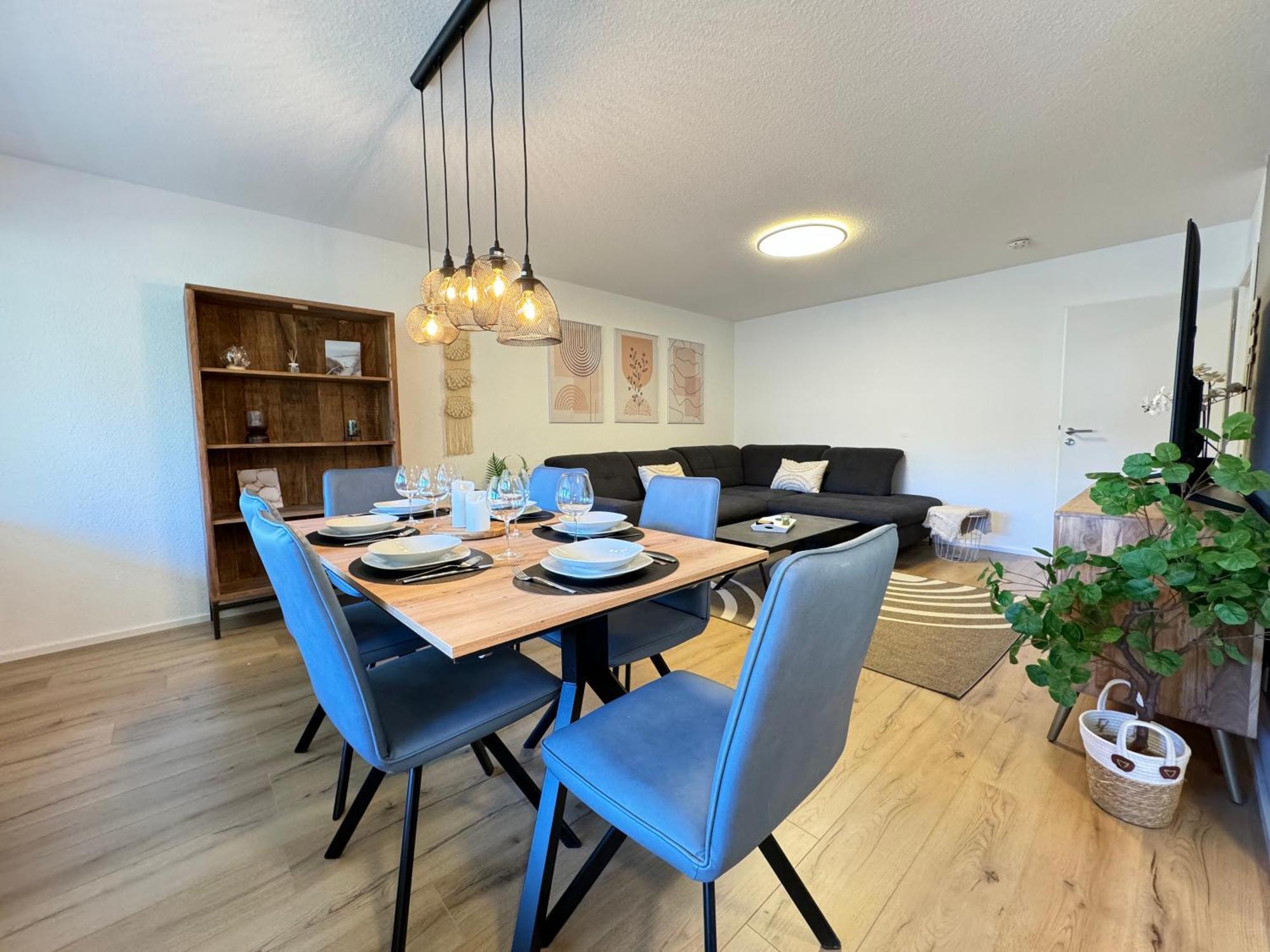 3 Zimmer Apartment, 90 Qm, Ruhig Und Zentrumsnah, Max 6 Pers, 15 Qm Balkon , Private Garage, Internet 1000 Mbit Sindelfingen Exterior photo